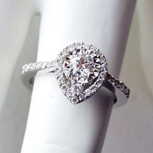 Brand  new beautiful diamond 14K  white gold ring
